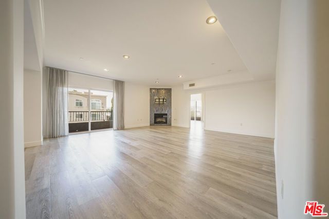 970 S St Andrews Place 306, Los Angeles, CA 90019
