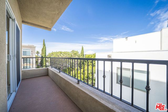 970 S St Andrews Place 306, Los Angeles, CA 90019