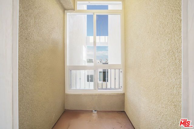 970 S St Andrews Place 306, Los Angeles, CA 90019