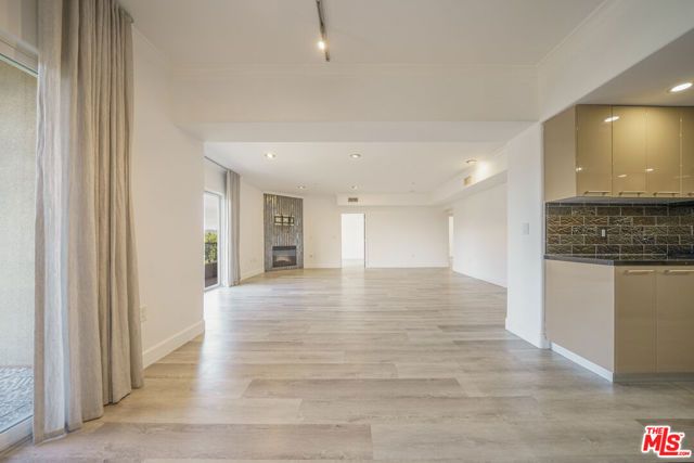 970 S St Andrews Place 306, Los Angeles, CA 90019