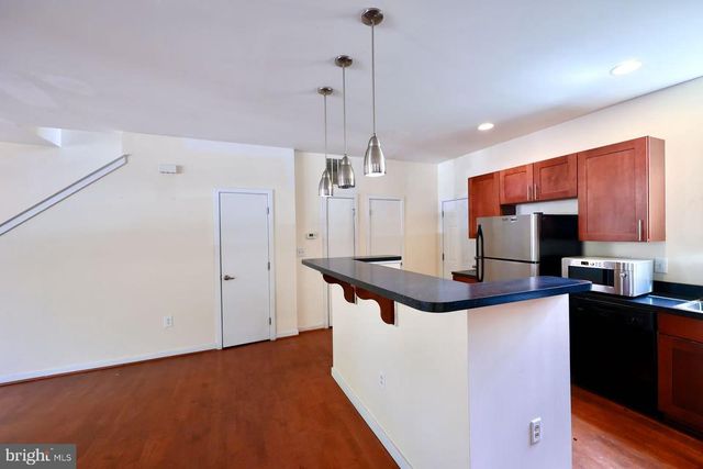 621-00 N 10TH ST, Philadelphia, PA 19123