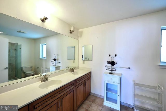 621-00 N 10TH ST, Philadelphia, PA 19123