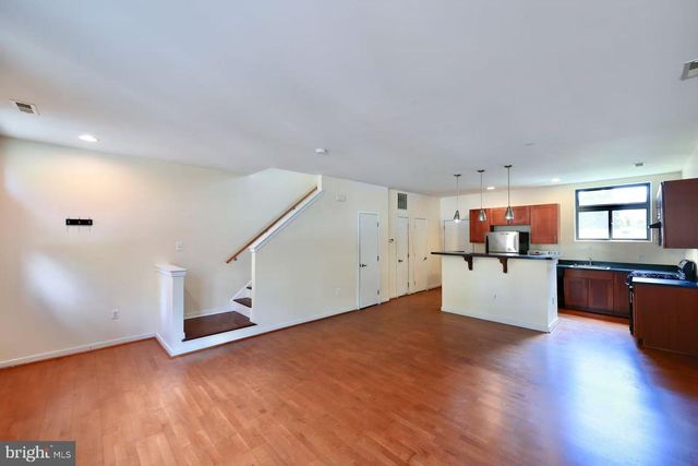 621-00 N 10TH ST, Philadelphia, PA 19123
