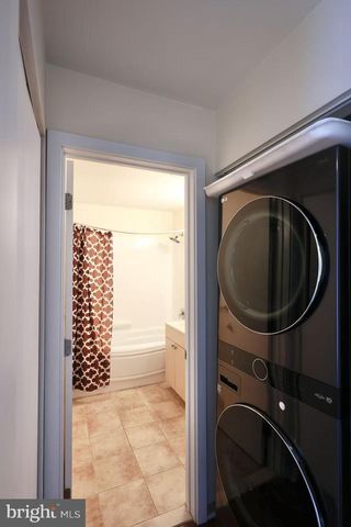 621-00 N 10TH ST, Philadelphia, PA 19123