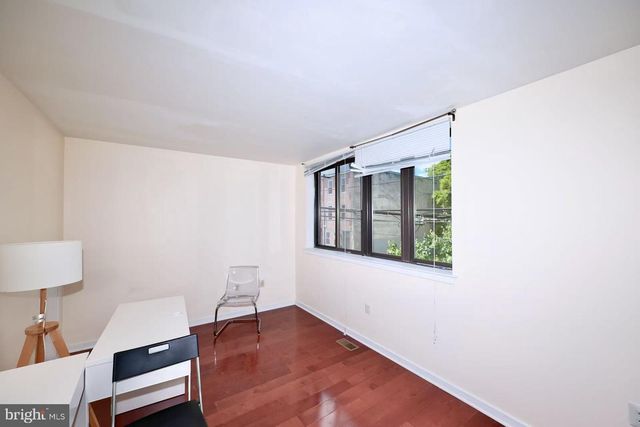 621-00 N 10TH ST, Philadelphia, PA 19123