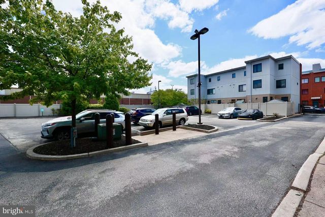 621-00 N 10TH ST, Philadelphia, PA 19123
