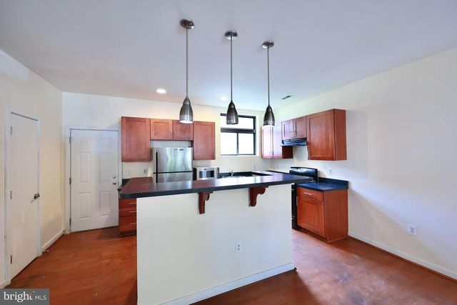 621-00 N 10TH ST, Philadelphia, PA 19123