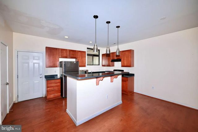 621-00 N 10TH ST, Philadelphia, PA 19123