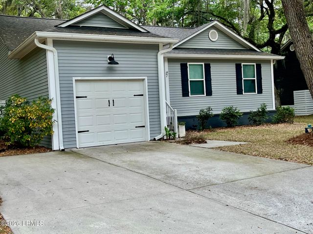 7 Canopy Lane, St. Helena Island, SC 29920