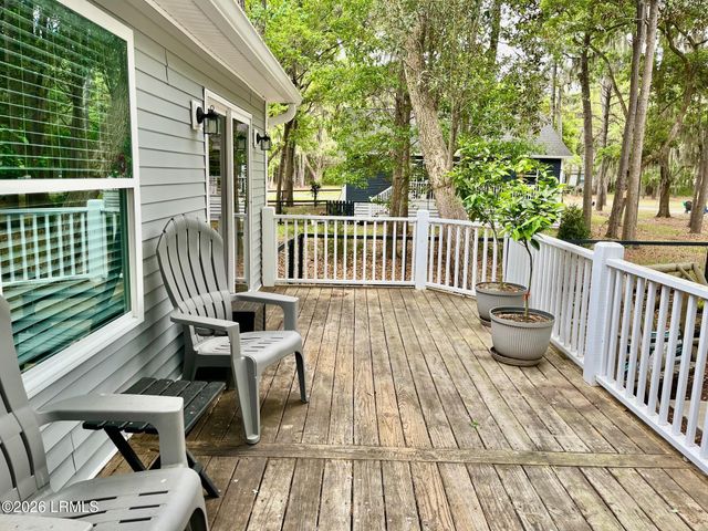7 Canopy Lane, St. Helena Island, SC 29920