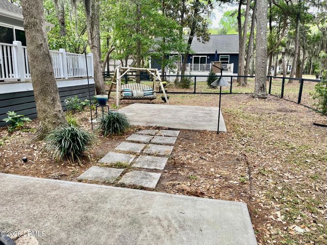 7 Canopy Lane, St. Helena Island, SC 29920