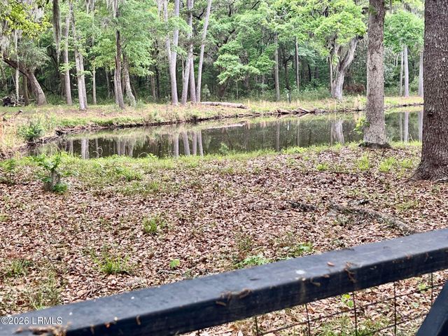 7 Canopy Lane, St. Helena Island, SC 29920