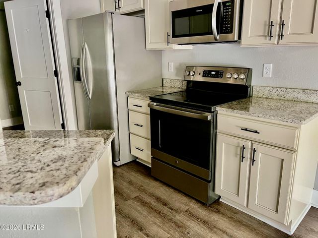 7 Canopy Lane, St. Helena Island, SC 29920