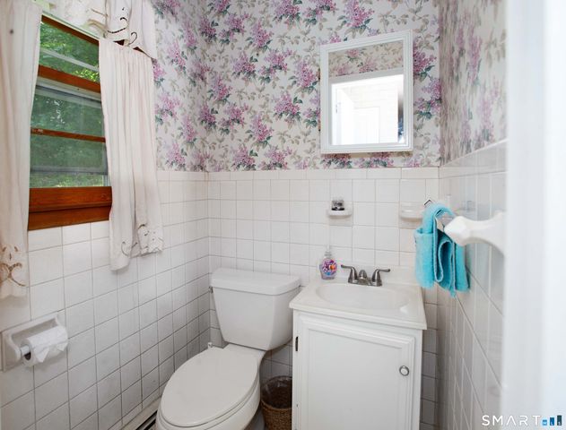 4 Musnug Road, Danbury, CT 06811
