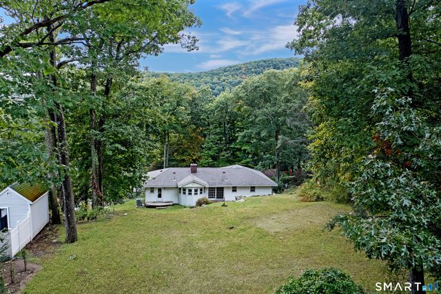 4 Musnug Road, Danbury, CT 06811