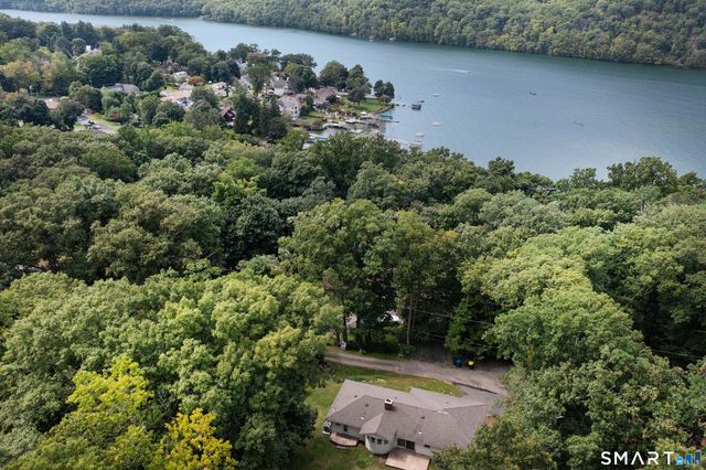 4 Musnug Road, Danbury, CT 06811