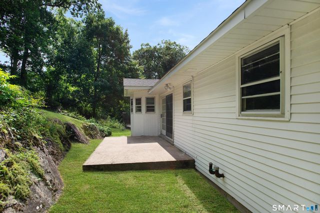 4 Musnug Road, Danbury, CT 06811