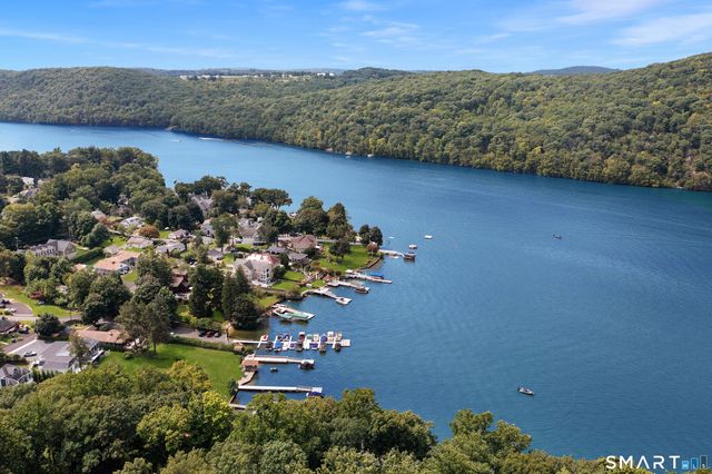 4 Musnug Road, Danbury, CT 06811