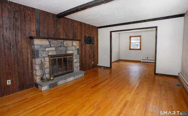 4 Musnug Road, Danbury, CT 06811