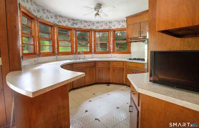 4 Musnug Road, Danbury, CT 06811