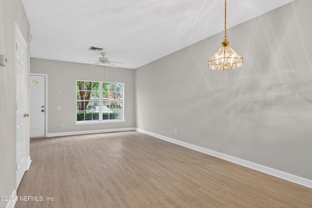 12311 KENSINGTON LAKES Drive 905, Jacksonville, FL 32246