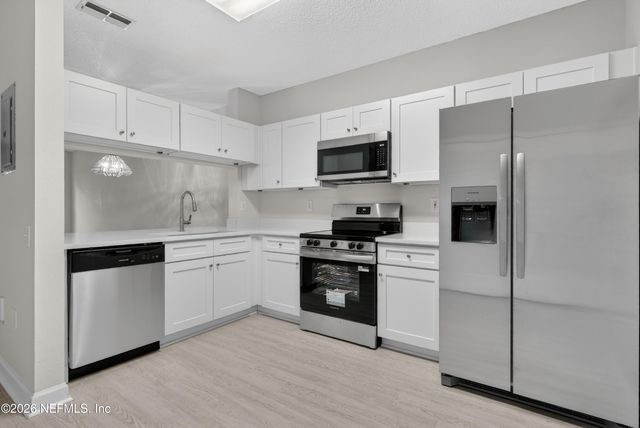 12311 KENSINGTON LAKES Drive 905, Jacksonville, FL 32246