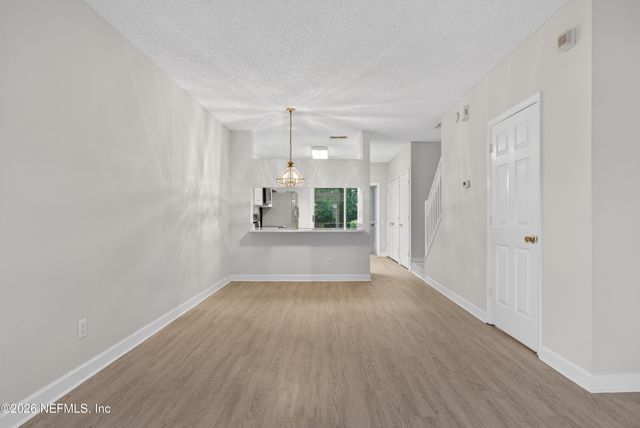12311 KENSINGTON LAKES Drive 905, Jacksonville, FL 32246