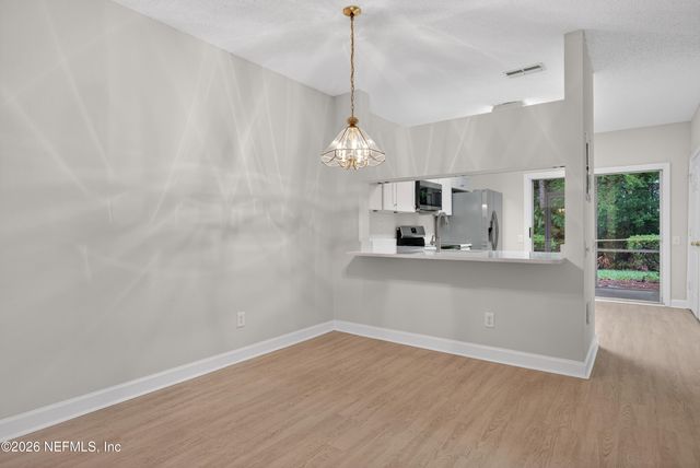 12311 KENSINGTON LAKES Drive 905, Jacksonville, FL 32246