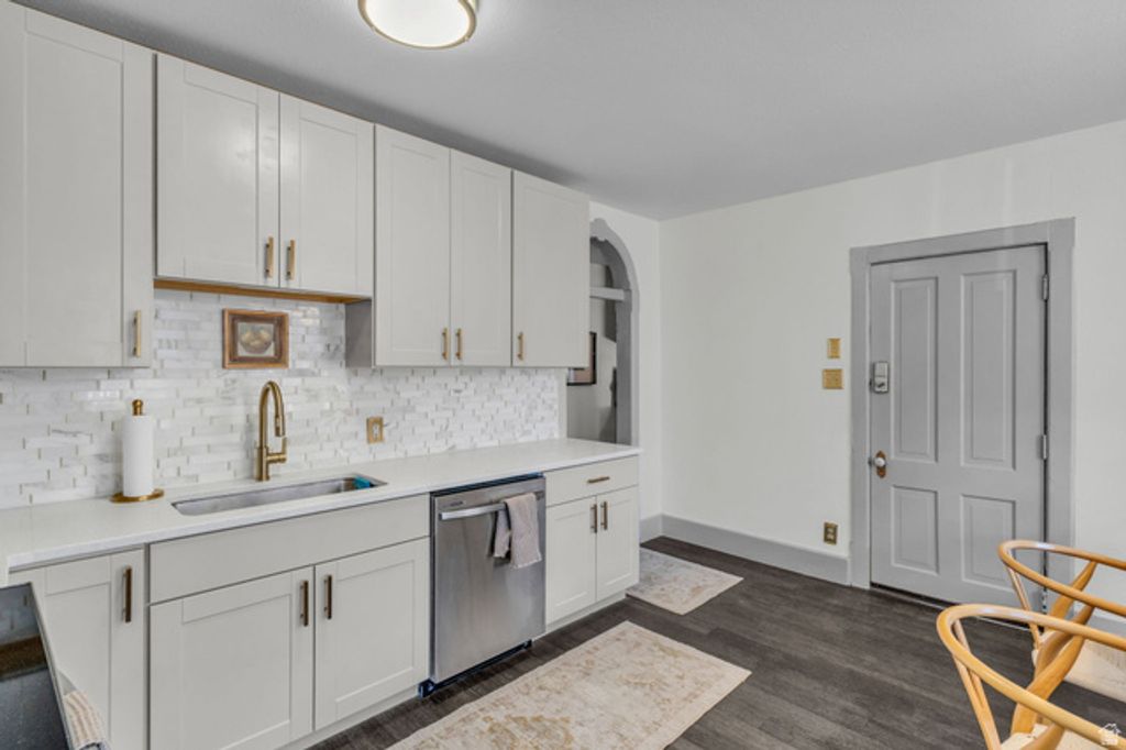 Image 8 of property listing at 595 E 900 N, Lehi, UT 84043