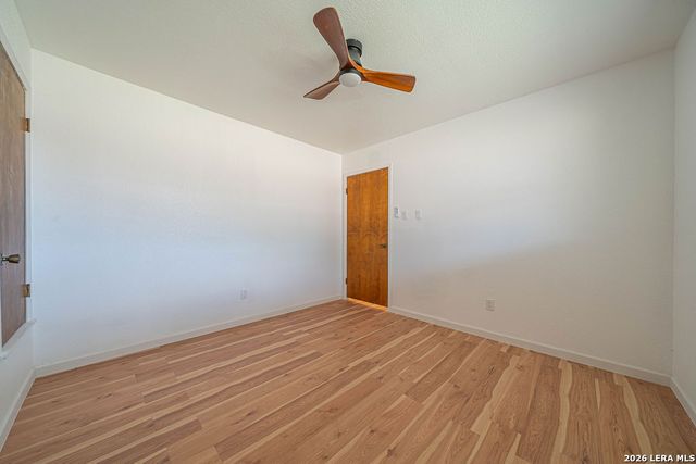 2001 Stagecoach, Seguin, TX 78155