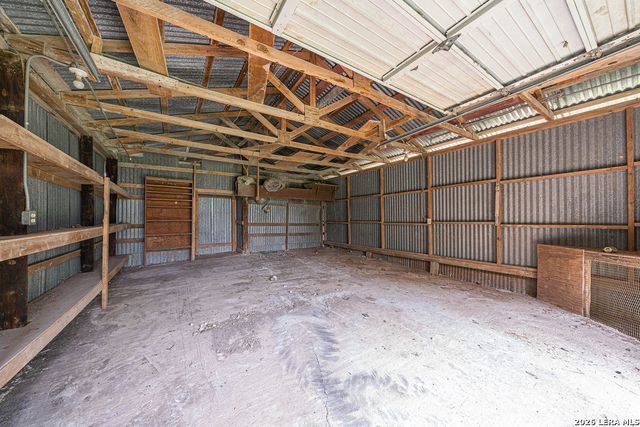 2001 Stagecoach, Seguin, TX 78155
