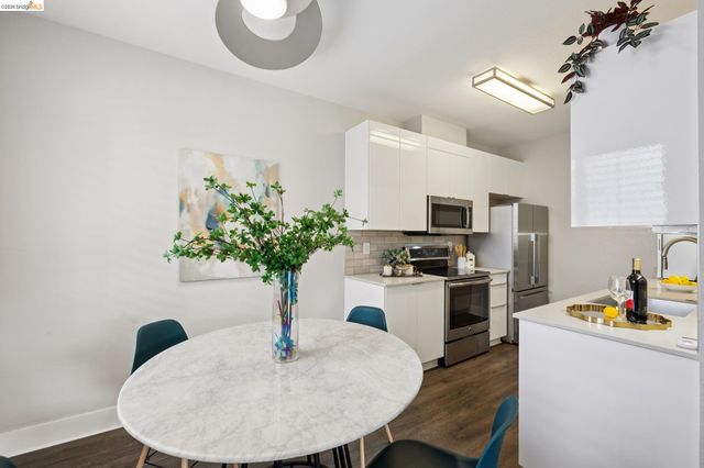 189 Schooner Ct, Richmond, CA 94804