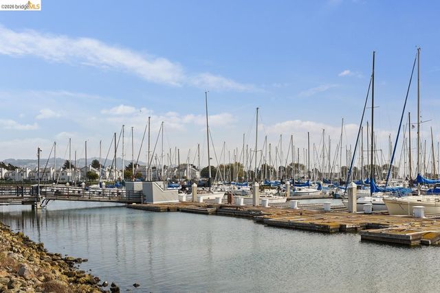 189 Schooner Ct, Richmond, CA 94804