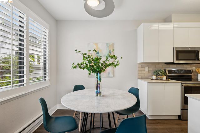 189 Schooner Ct, Richmond, CA 94804