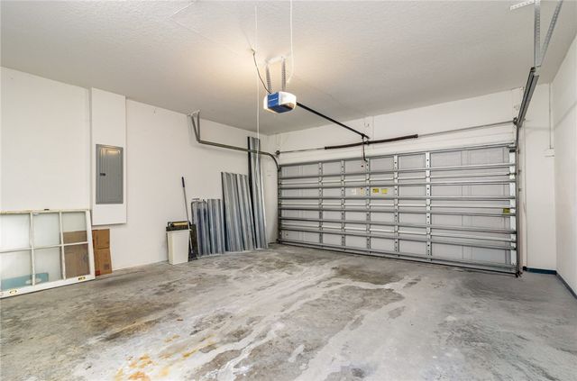 652 Hatteras Court SW, Vero Beach, FL 32968