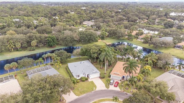 652 Hatteras Court SW, Vero Beach, FL 32968