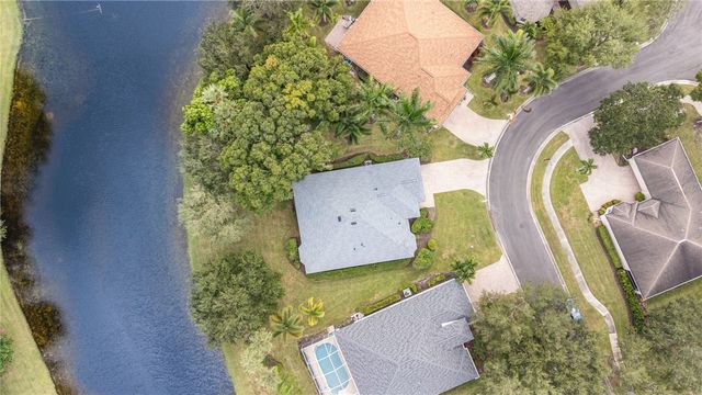 652 Hatteras Court SW, Vero Beach, FL 32968