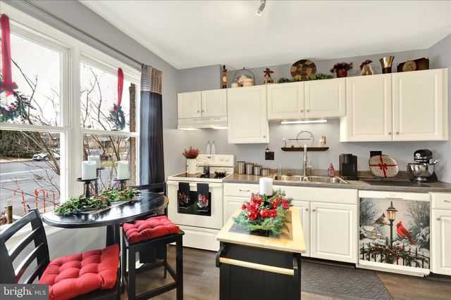 913 E OAK ST, Palmyra, PA 17078