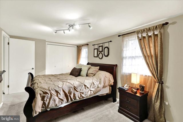 913 E OAK ST, Palmyra, PA 17078