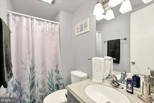 913 E OAK ST, Palmyra, PA 17078