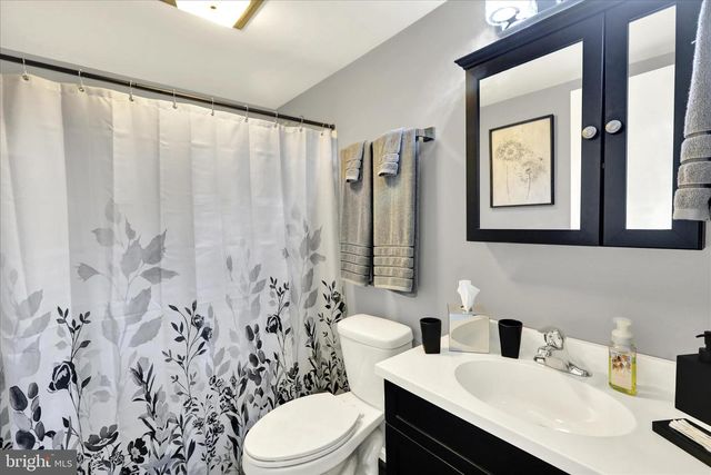 913 E OAK ST, Palmyra, PA 17078