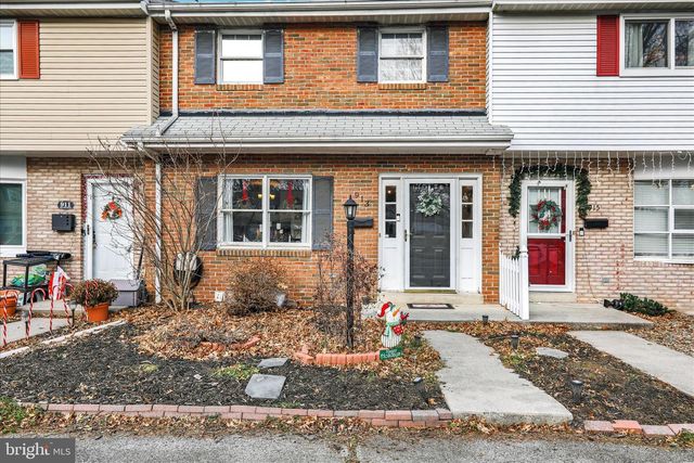 913 E OAK ST, Palmyra, PA 17078