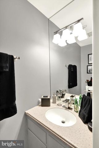 913 E OAK ST, Palmyra, PA 17078