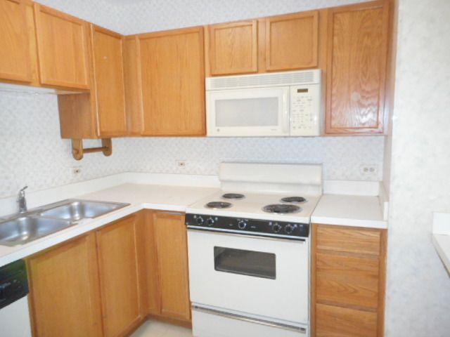 605 Barrington Avenue E 340, Dundee, IL 60118