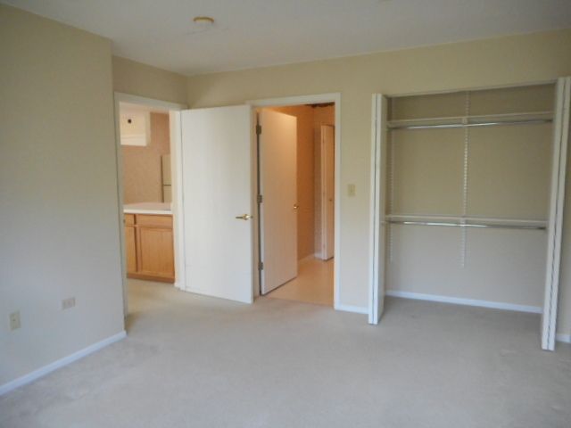 605 Barrington Avenue E 340, Dundee, IL 60118
