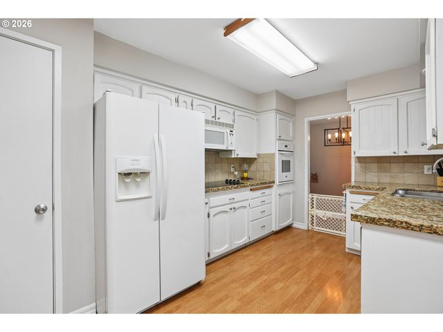486 Ne SCOTT Ave, Gresham, OR 97030