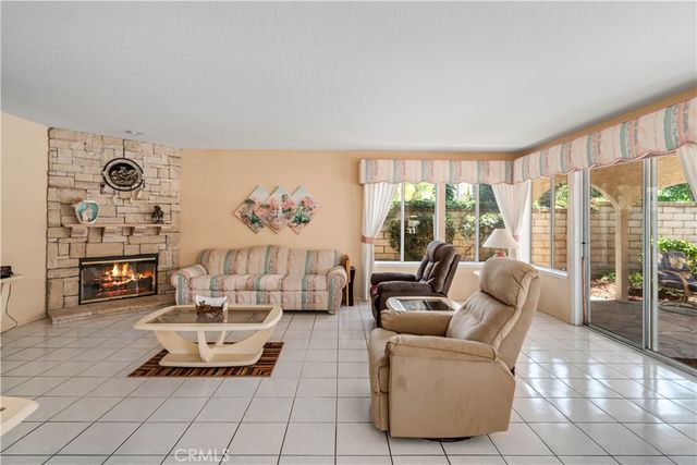 28852 Woodside Drive, Saugus, CA 91390