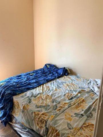 496 E 24Th St, Paterson City, NJ 07514