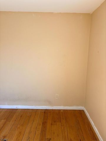 496 E 24Th St, Paterson City, NJ 07514