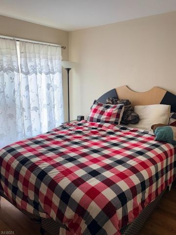 496 E 24Th St, Paterson City, NJ 07514